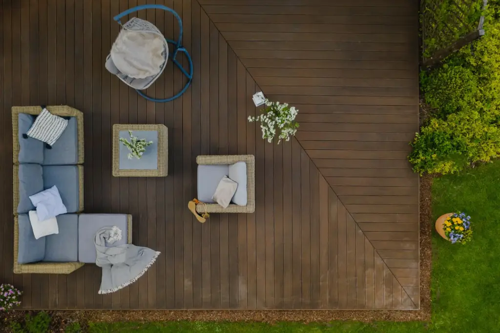 Why Choose Composite Decking for Your Outdoor Space?